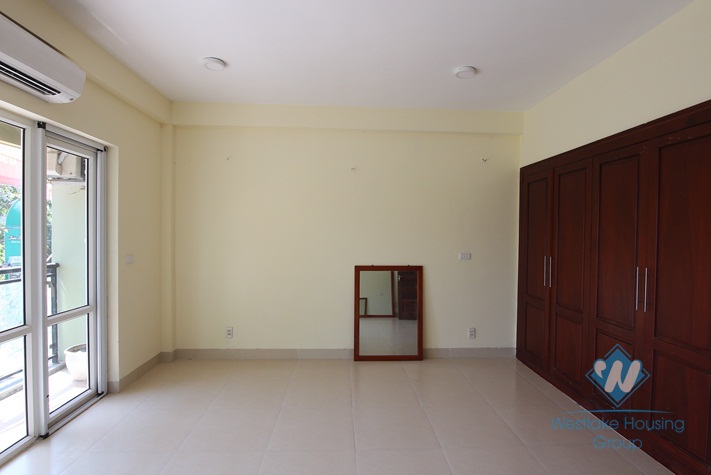 170 sqm office for rent in the heart of Tay Ho, Ha Noi